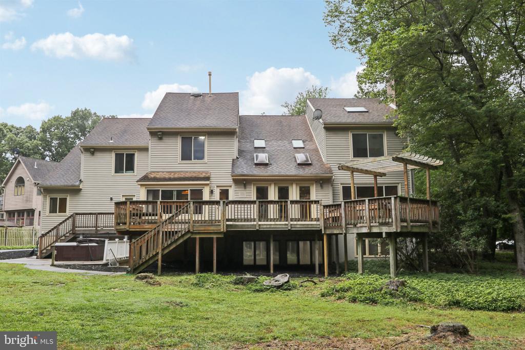 22 HOLLY OAK DRIVE