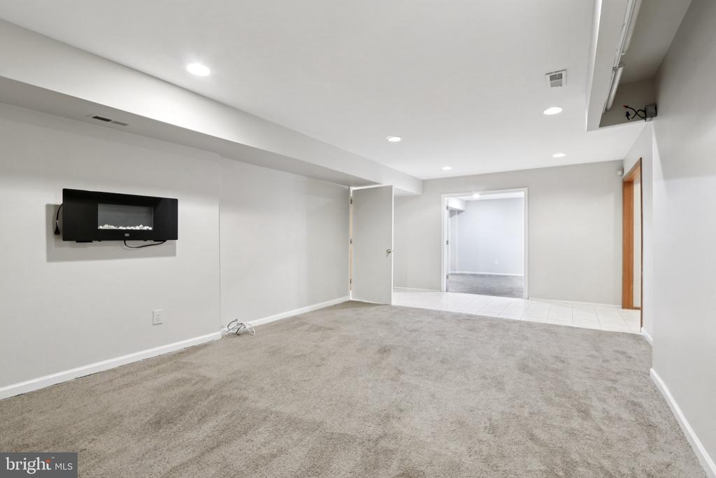 22 HOLLY OAK DRIVE