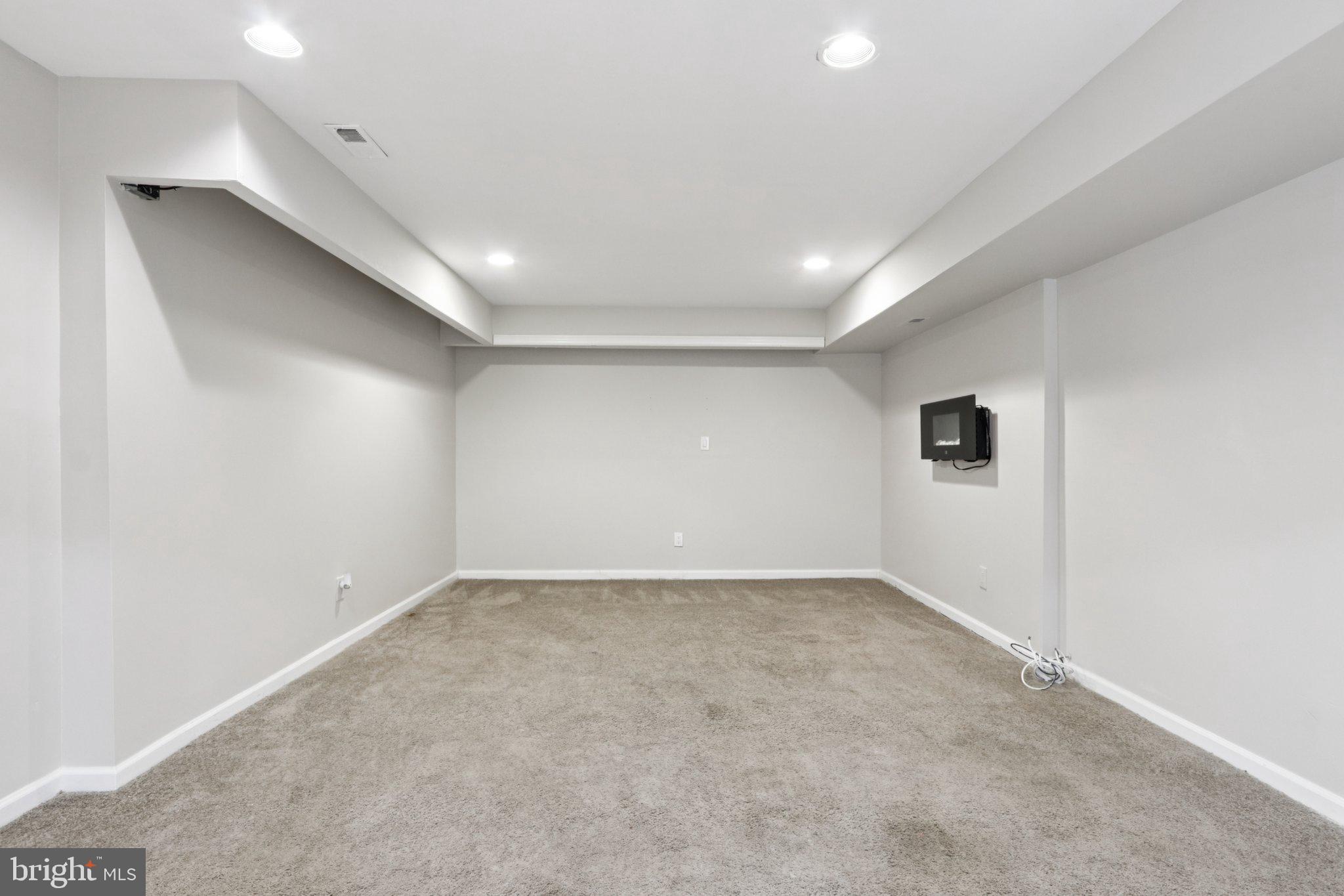 22 HOLLY OAK DRIVE