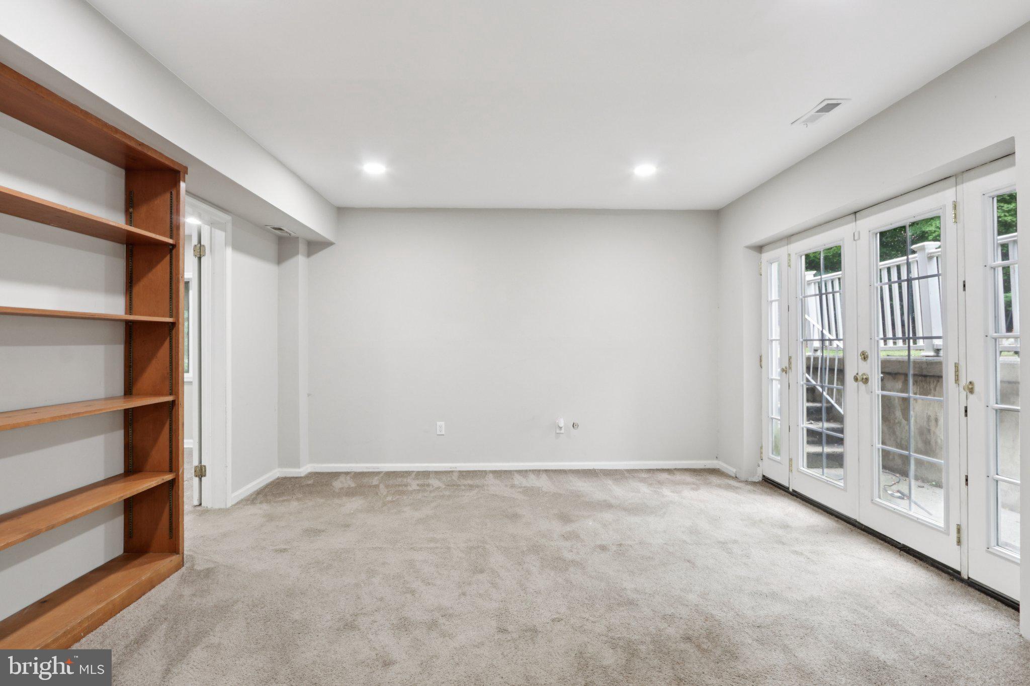 22 HOLLY OAK DRIVE
