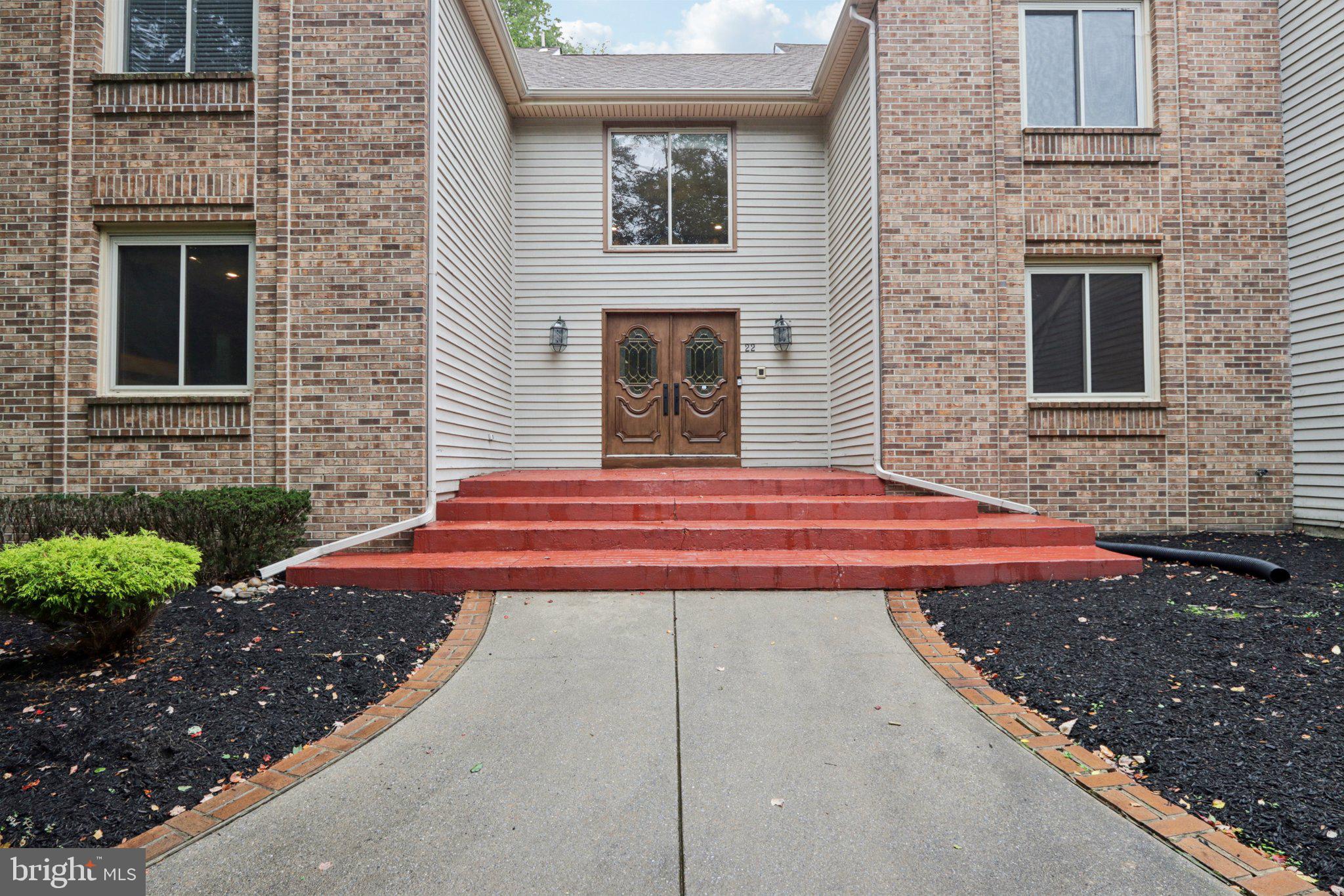 22 HOLLY OAK DRIVE