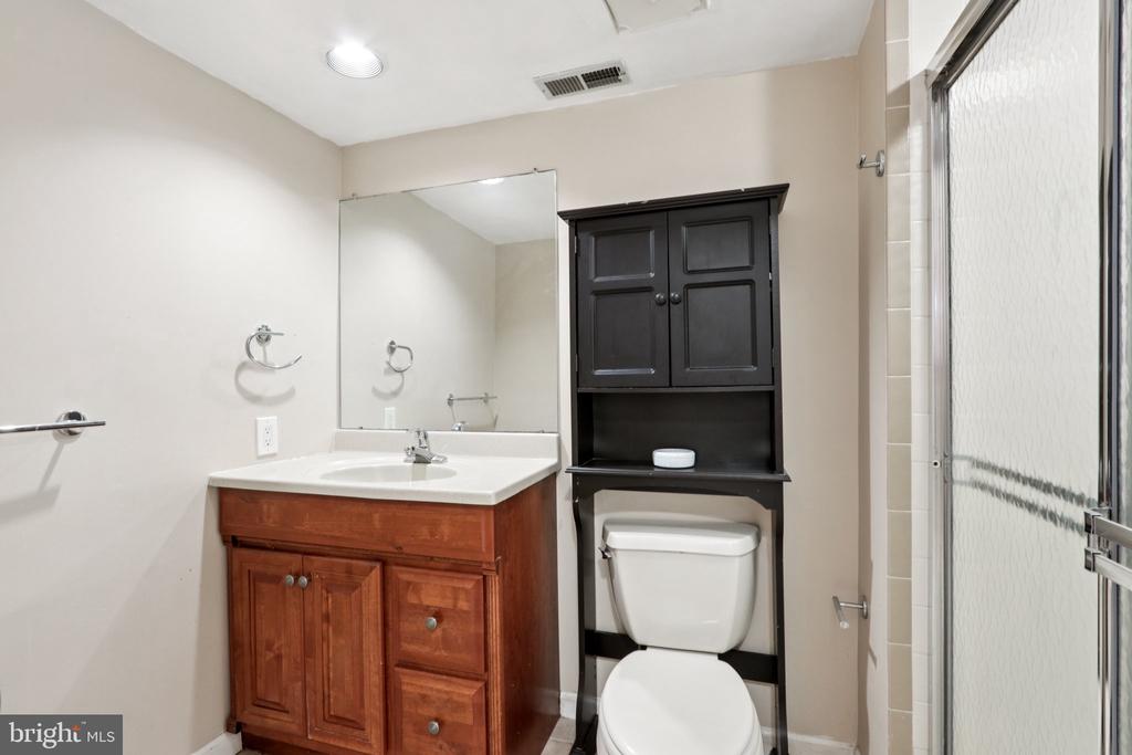 22 HOLLY OAK DRIVE