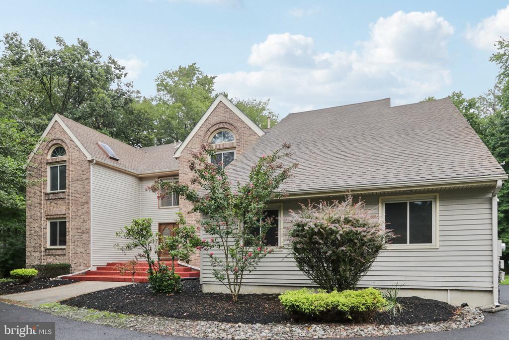 22 HOLLY OAK DRIVE