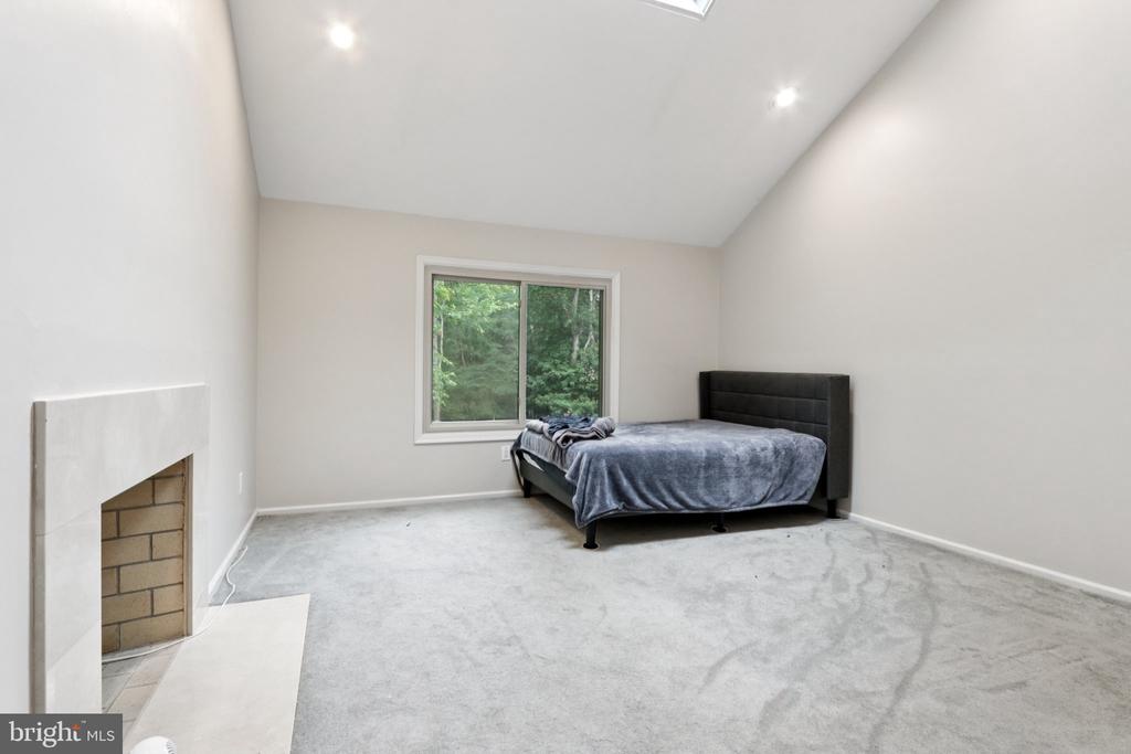 22 HOLLY OAK DRIVE