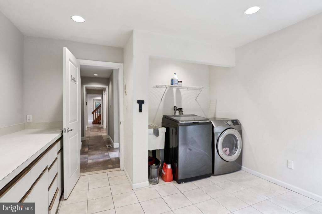 22 HOLLY OAK DRIVE