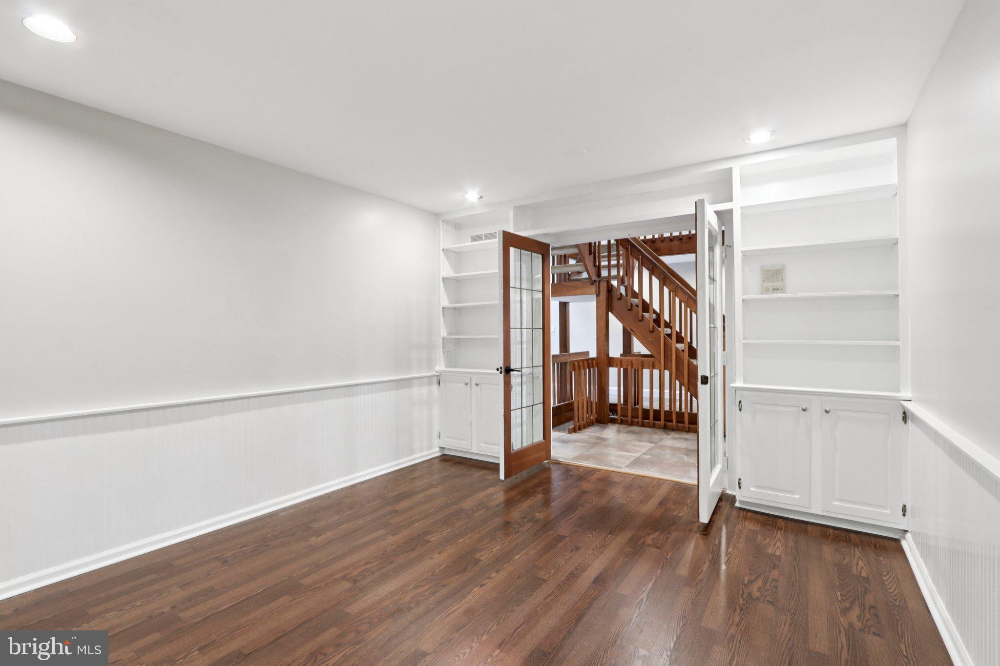 22 HOLLY OAK DRIVE