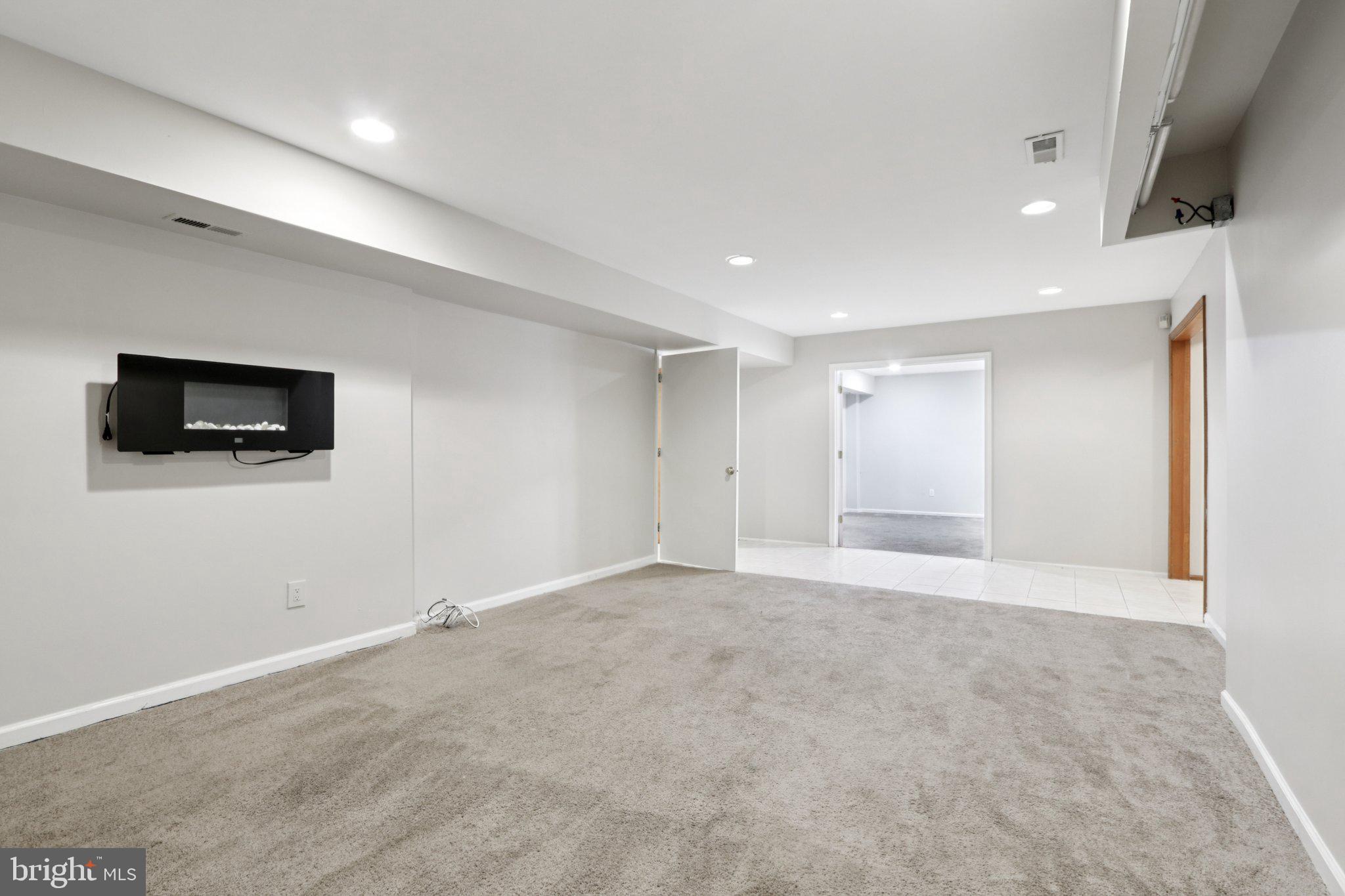 22 HOLLY OAK DRIVE