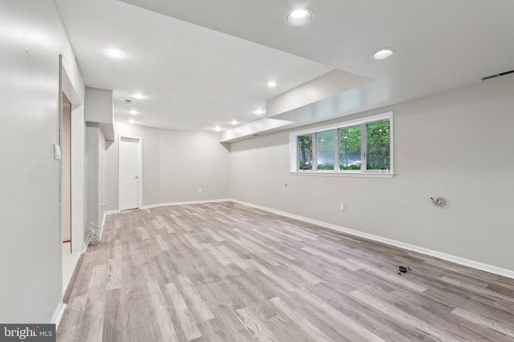 22 HOLLY OAK DRIVE