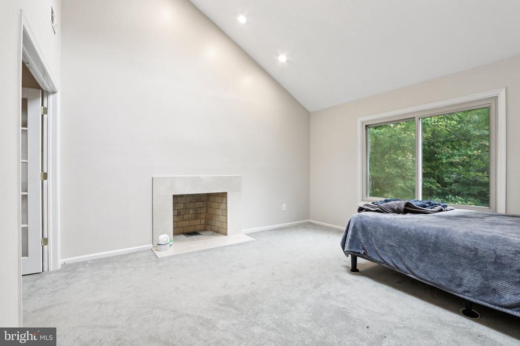 22 HOLLY OAK DRIVE