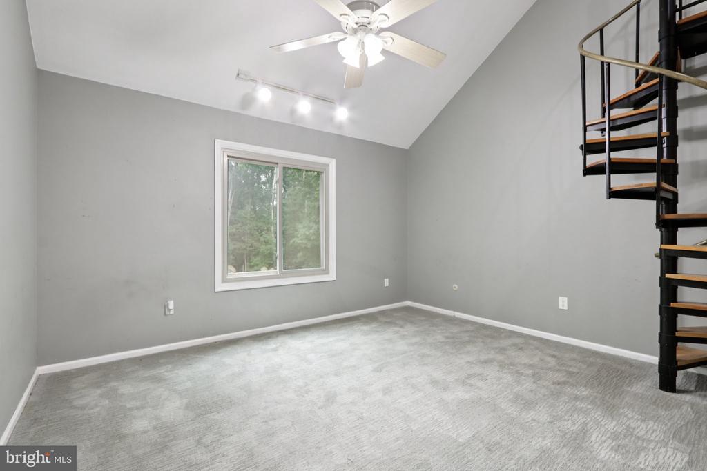 22 HOLLY OAK DRIVE