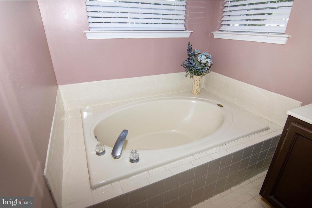 28 GLEN BURNIE DRIVE