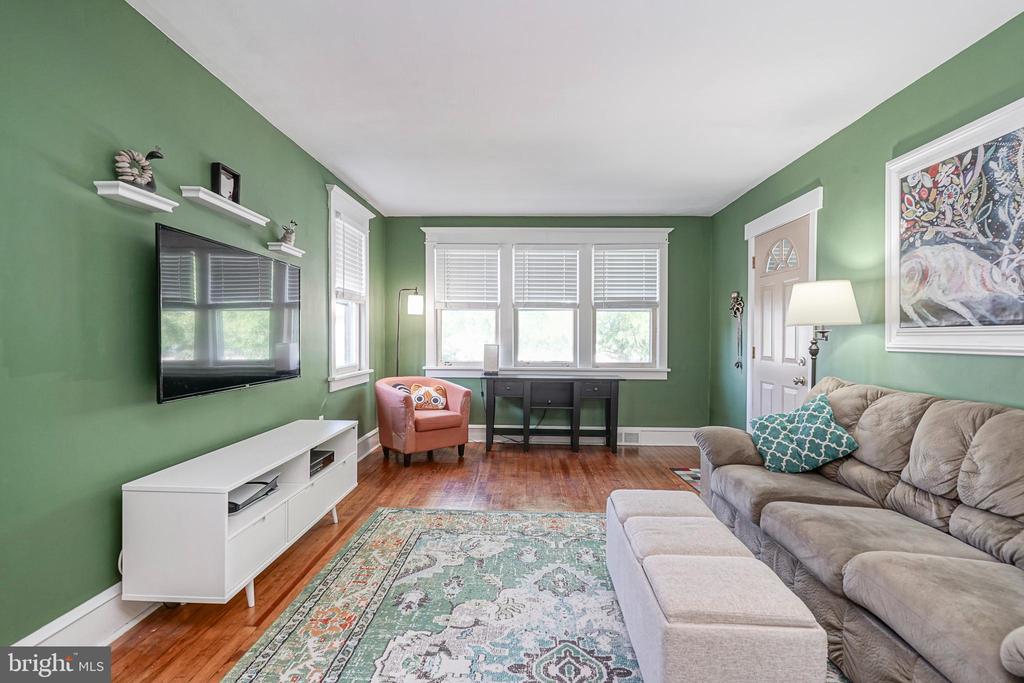 50 E COLLINGSWOOD AVENUE