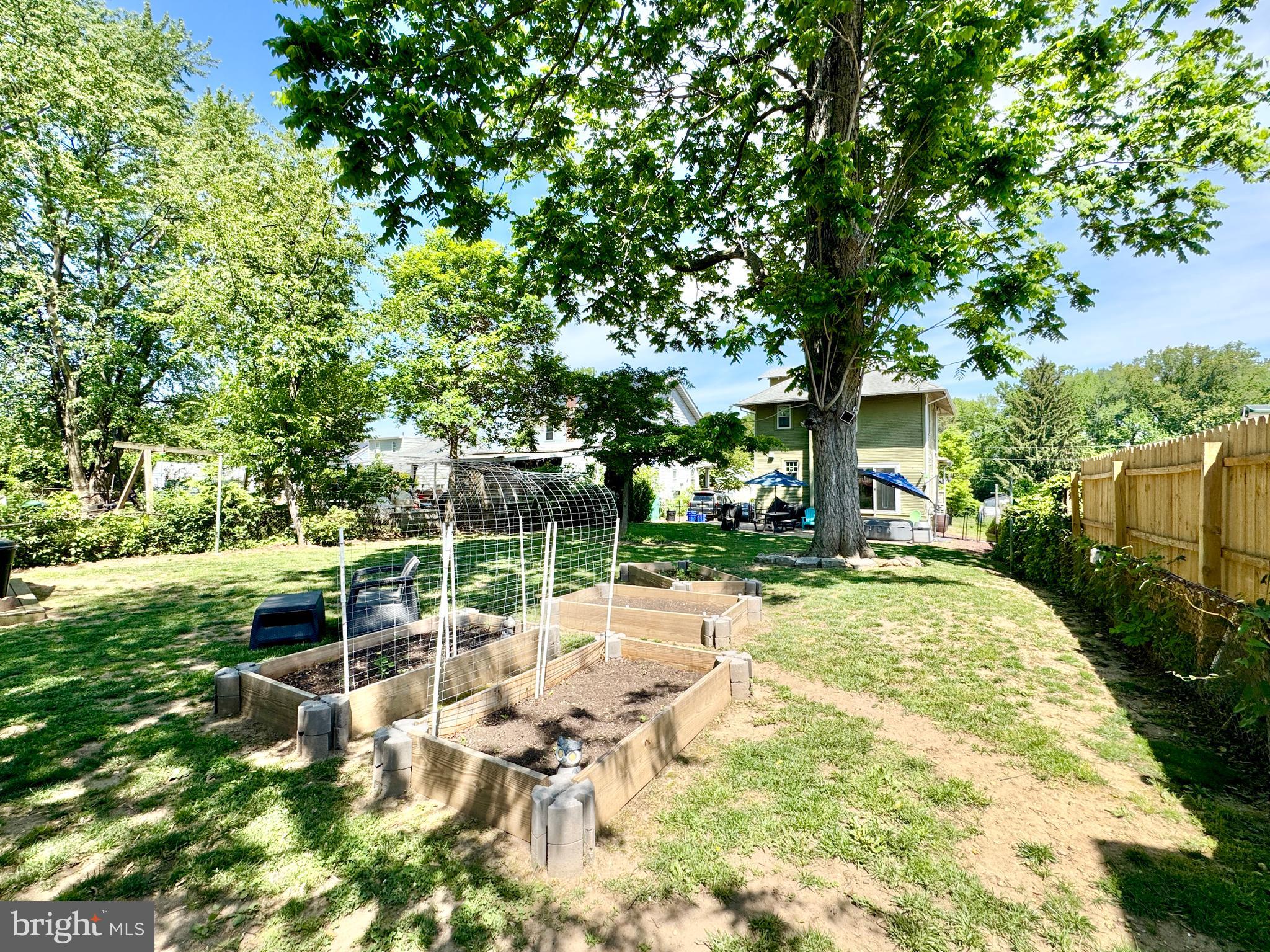 74 E BUCKINGHAM AVENUE