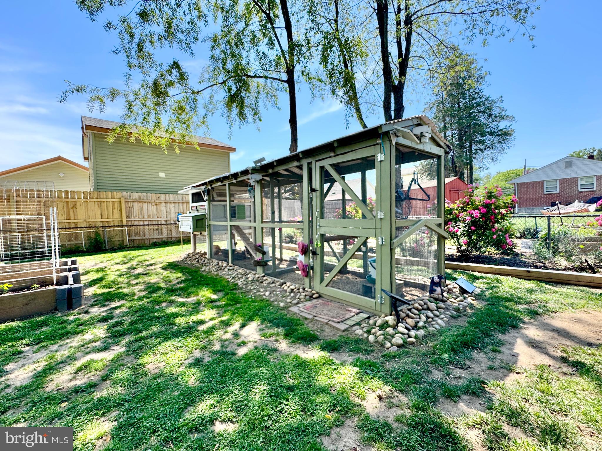 74 E BUCKINGHAM AVENUE