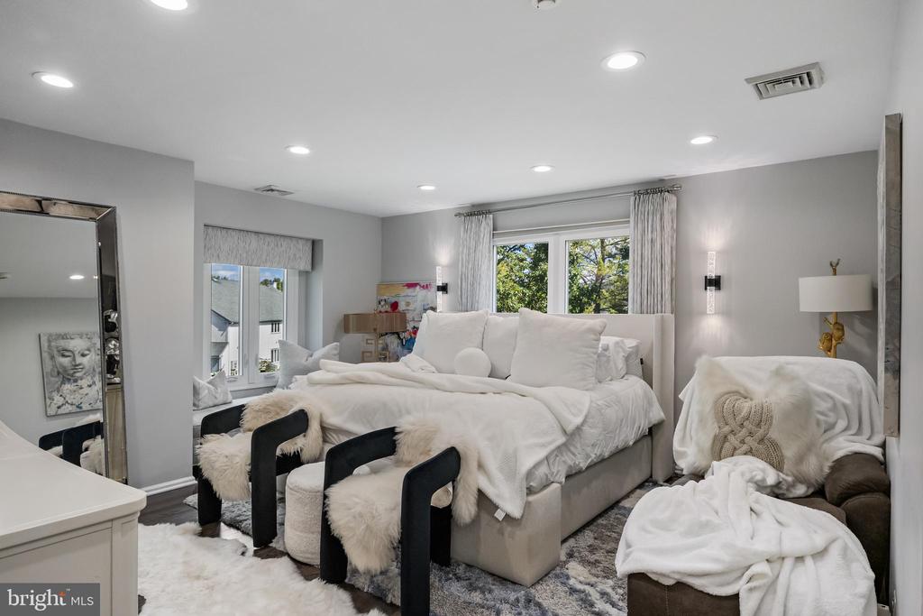 1601 CHANTICLEER