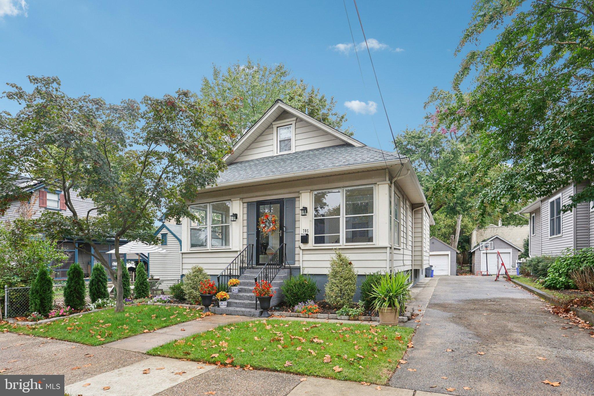 705 CENTER STREET