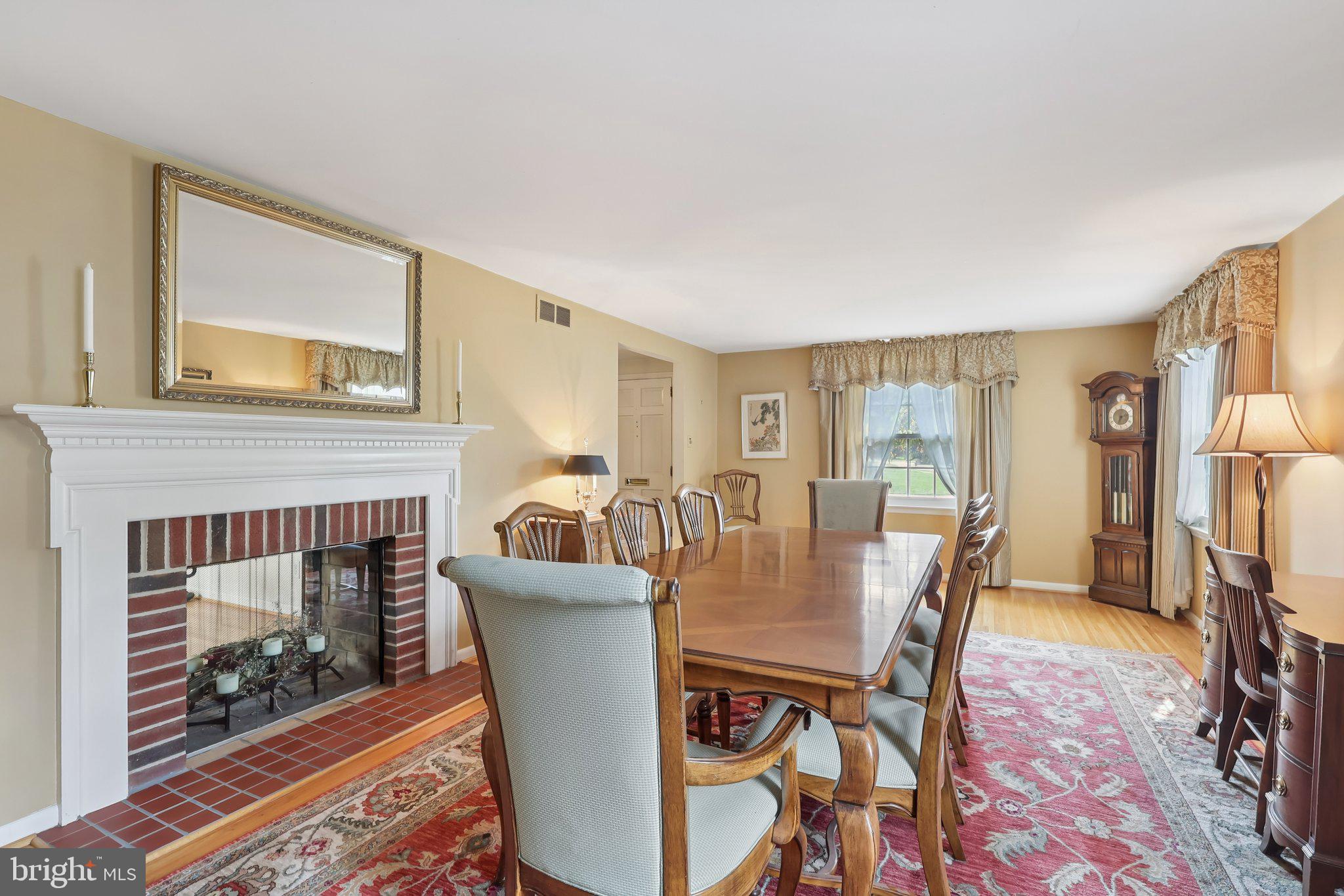 116 SPLIT RAIL DRIVE
