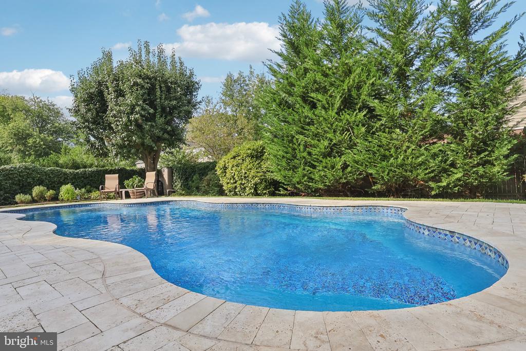 116 SPLIT RAIL DRIVE