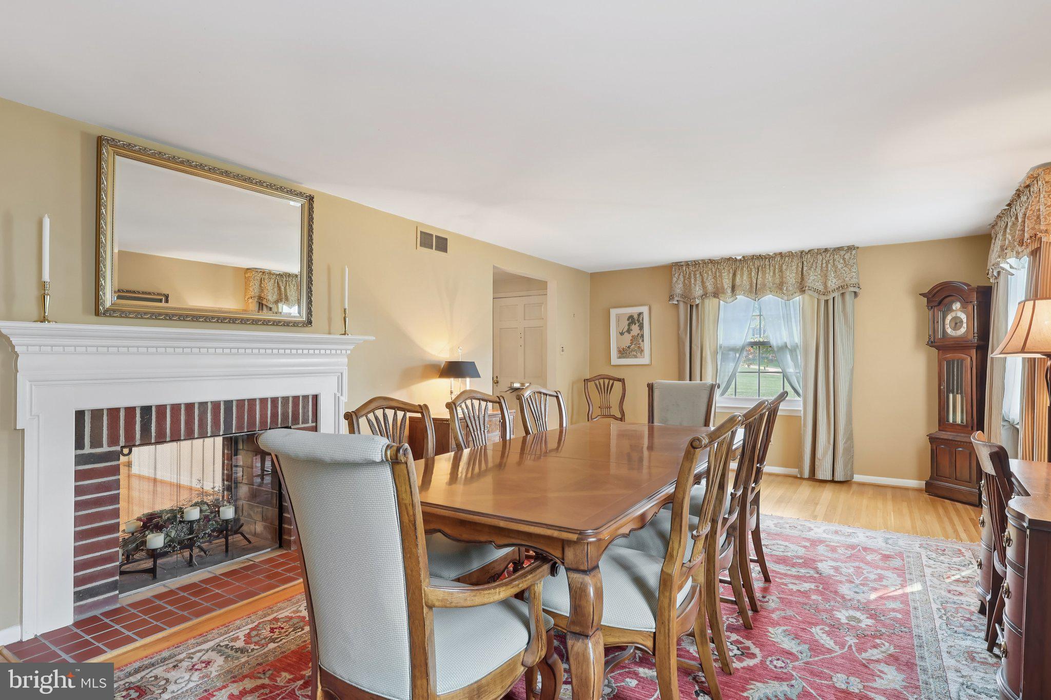 116 SPLIT RAIL DRIVE