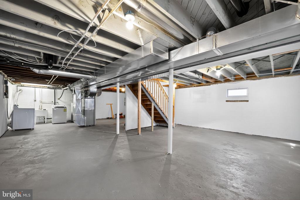851 STATION AVENUE