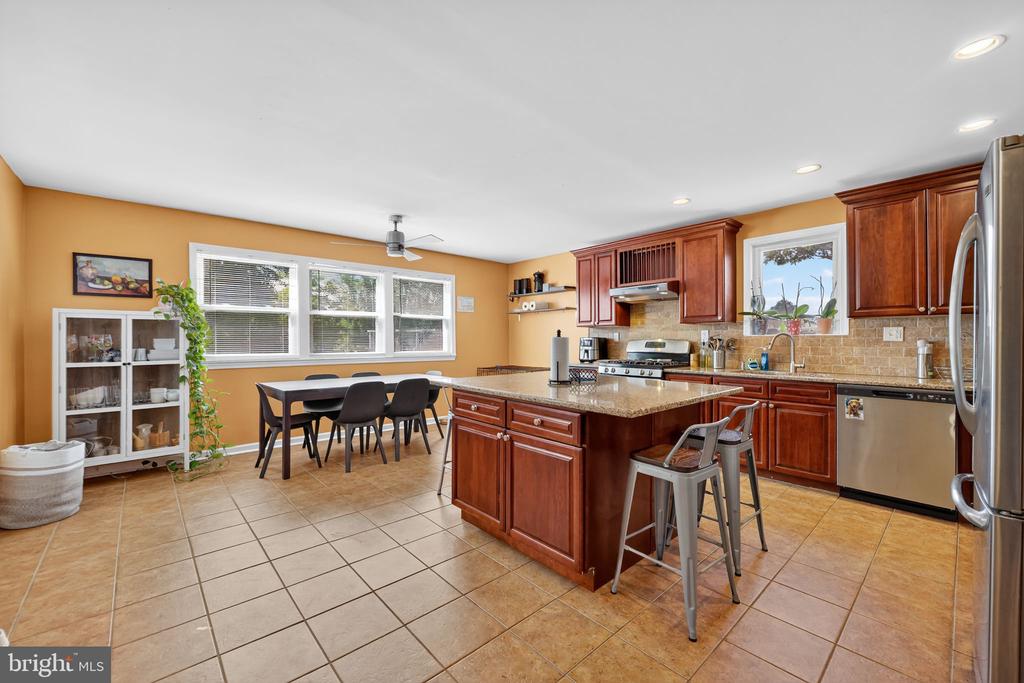 851 STATION AVENUE