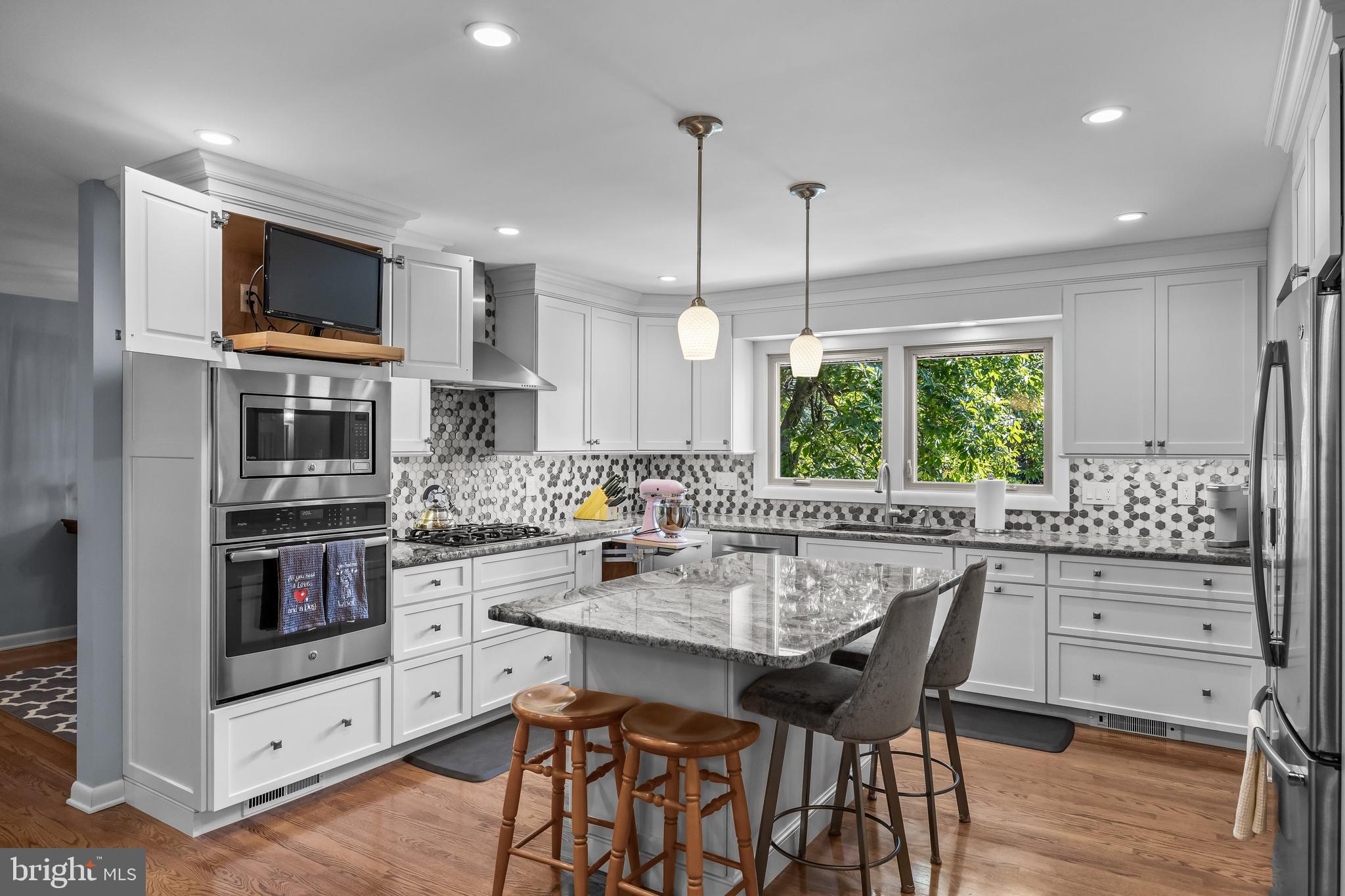 311 SAINT JAMES AVENUE