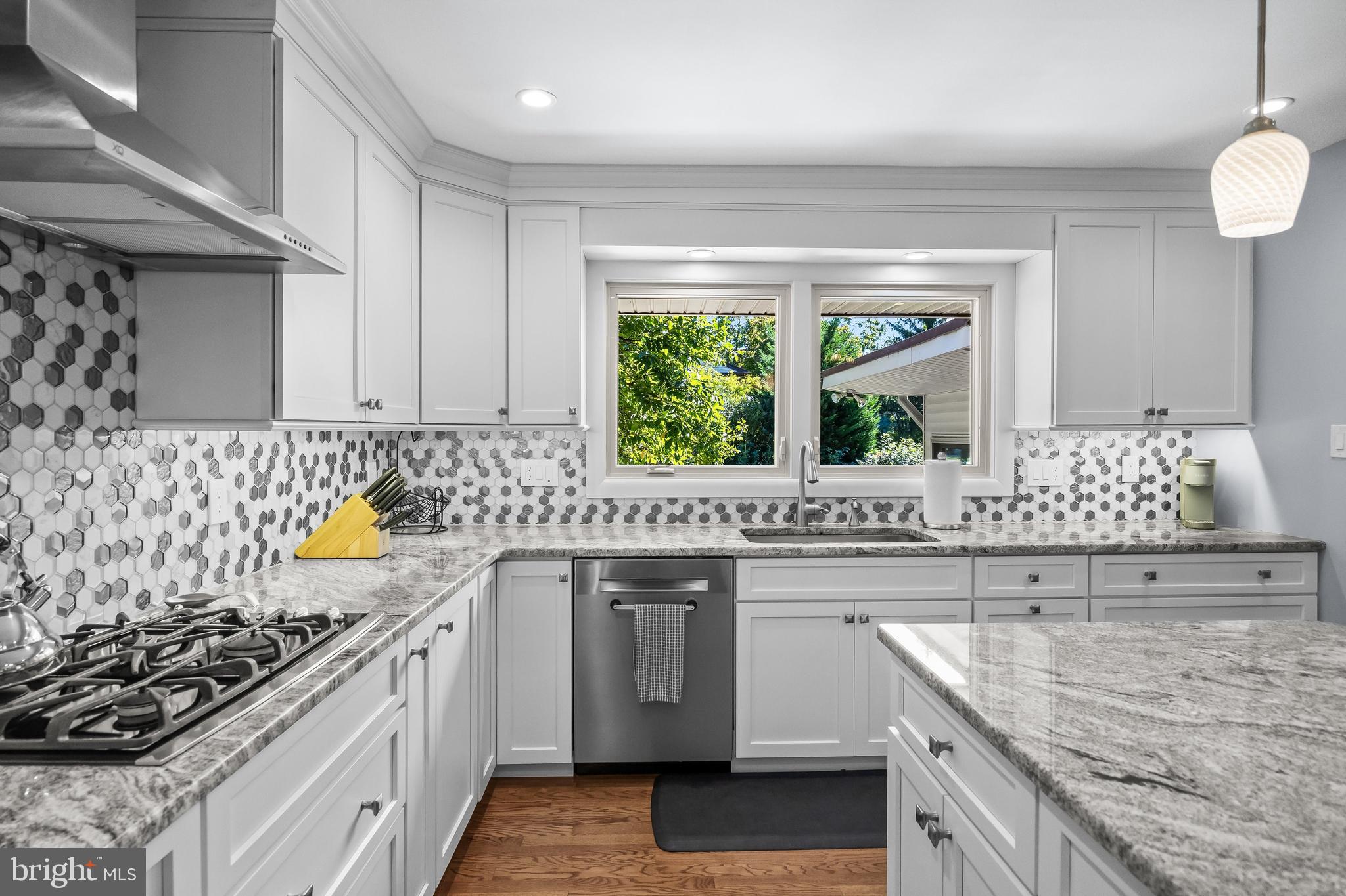 311 SAINT JAMES AVENUE