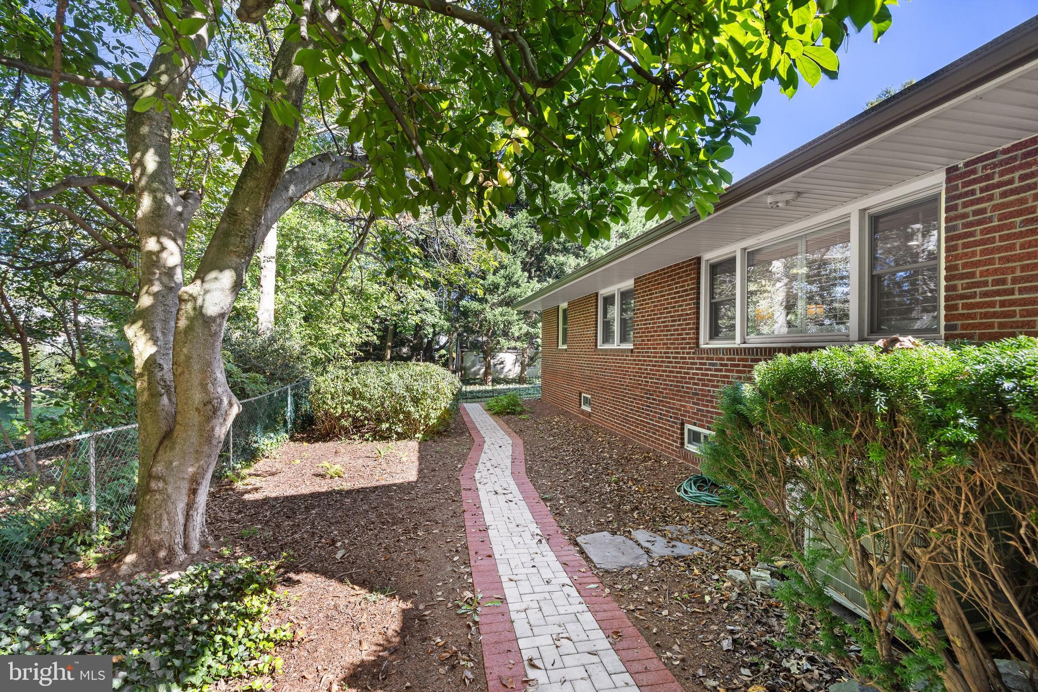 311 SAINT JAMES AVENUE