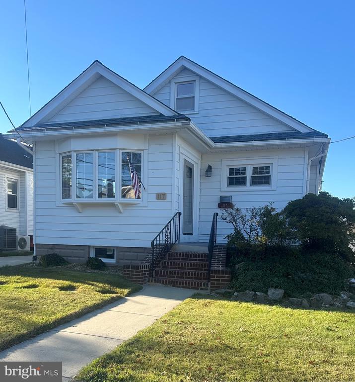 117 E HOLLY AVENUE