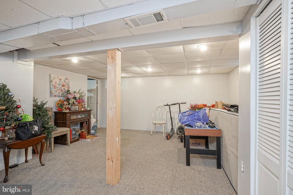 606 W LINCOLN AVENUE