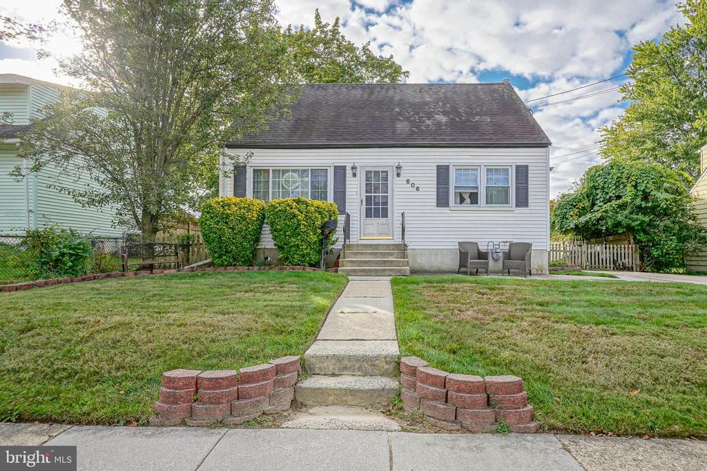 606 W LINCOLN AVENUE