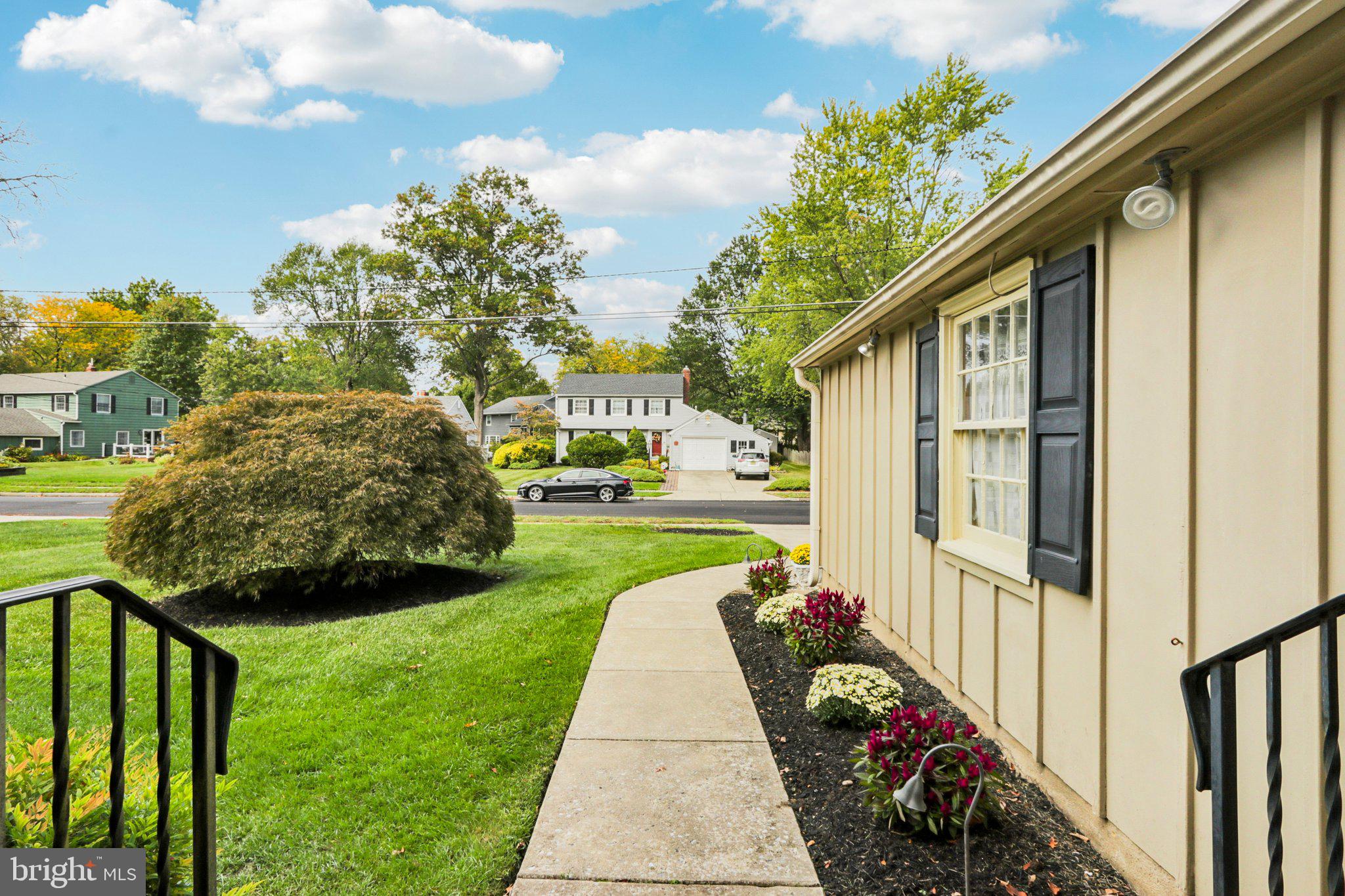 525 PELHAM ROAD