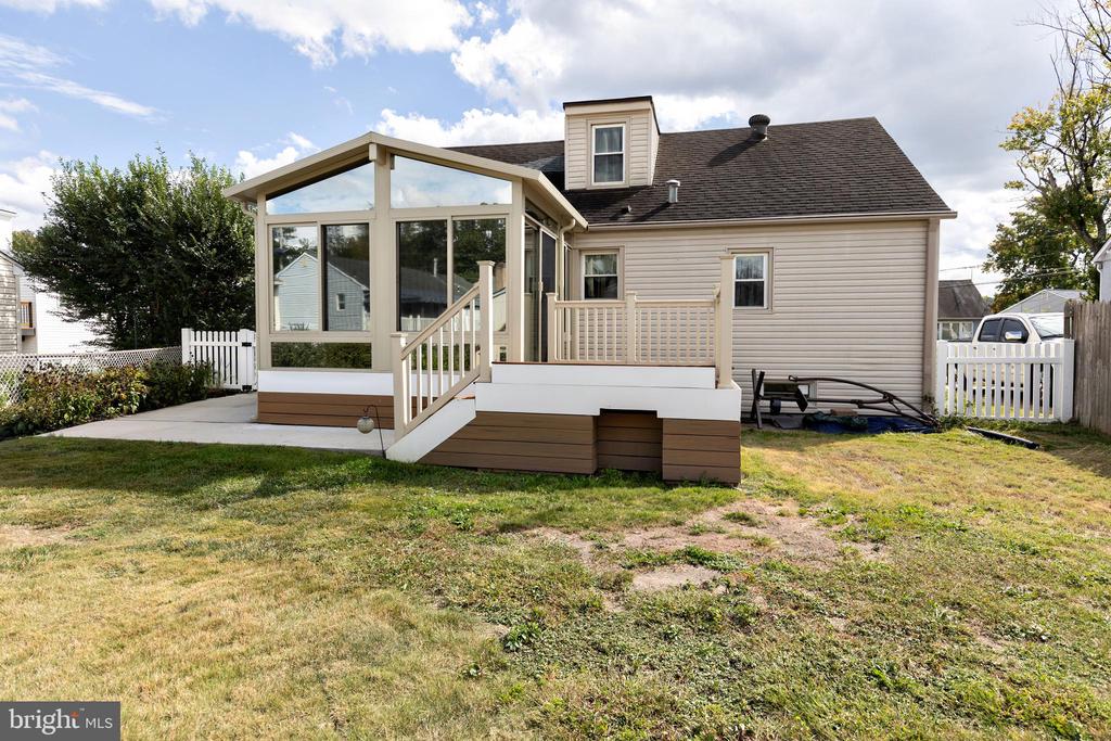 209 LAKE DRIVE