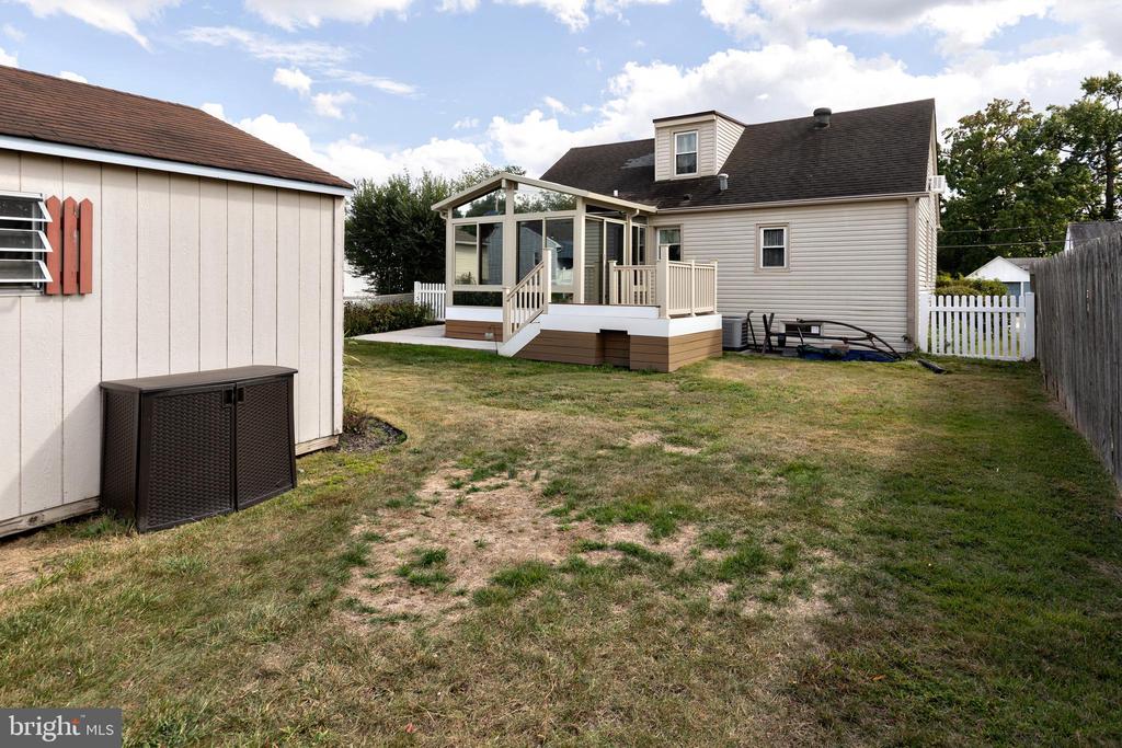 209 LAKE DRIVE