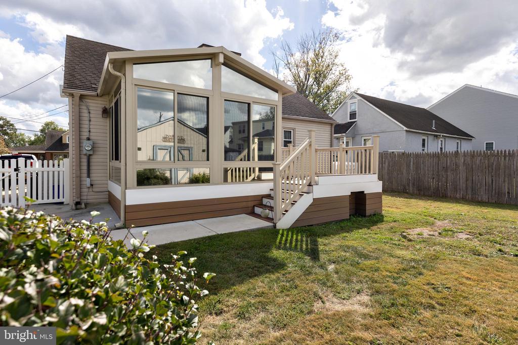 209 LAKE DRIVE