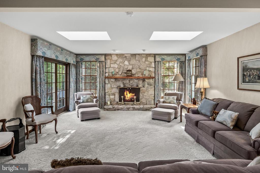 1912 CARDINAL LAKE DRIVE