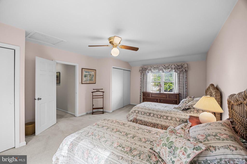 1912 CARDINAL LAKE DRIVE