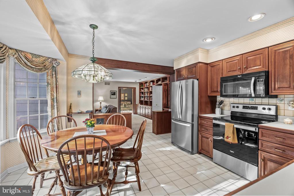 1912 CARDINAL LAKE DRIVE