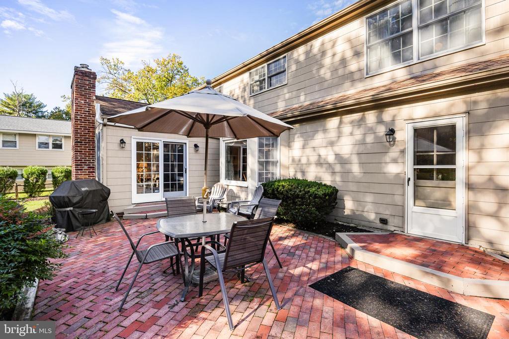 1912 CARDINAL LAKE DRIVE