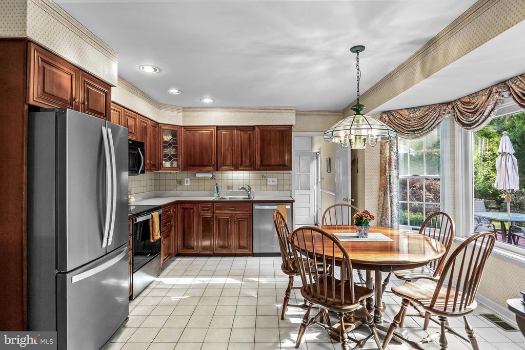 1912 CARDINAL LAKE DRIVE