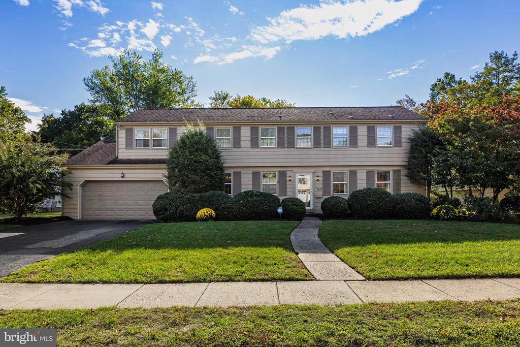 1912 CARDINAL LAKE DRIVE