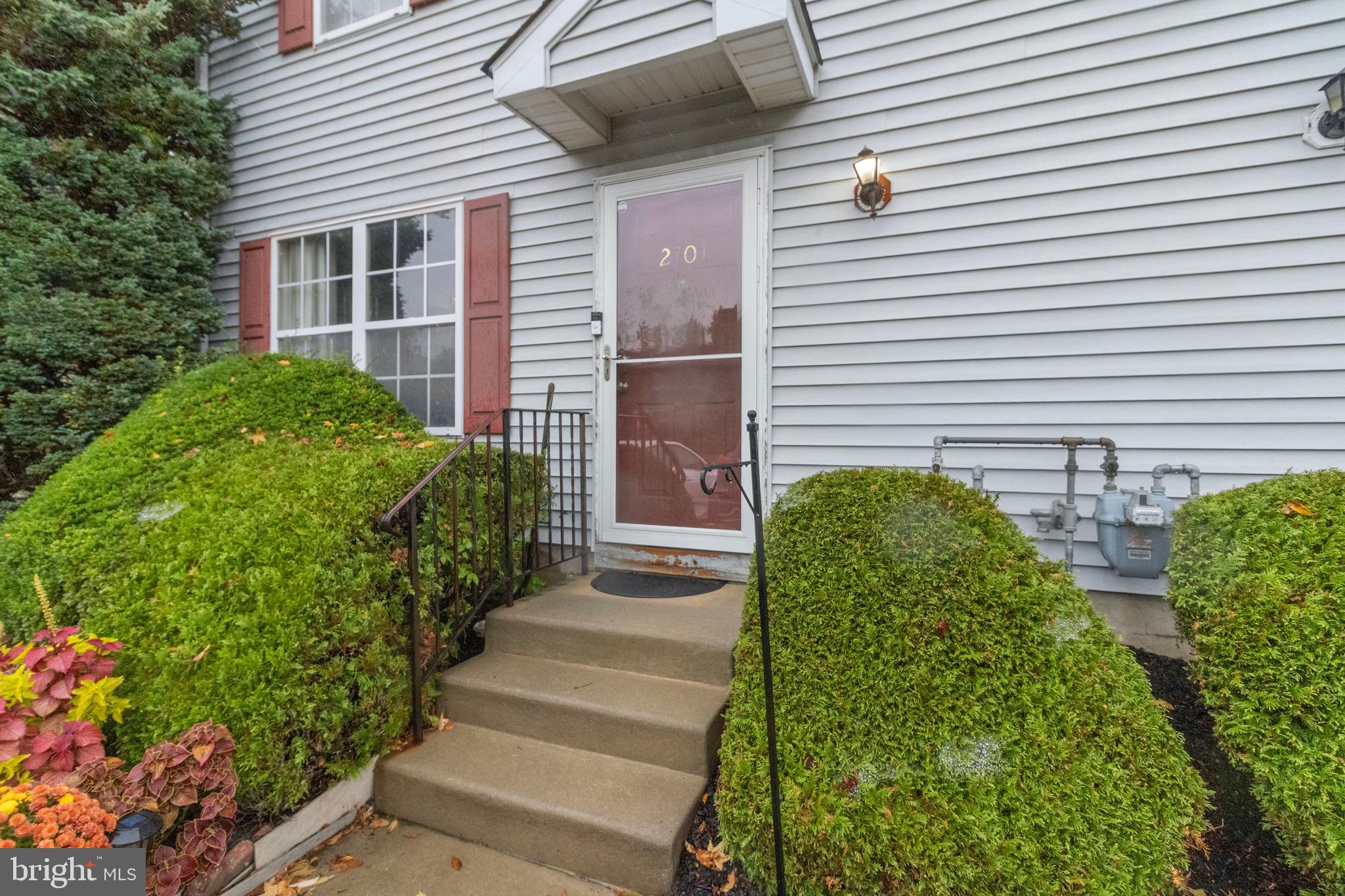2701 TALL PINES