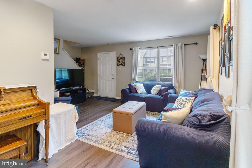 2701 TALL PINES