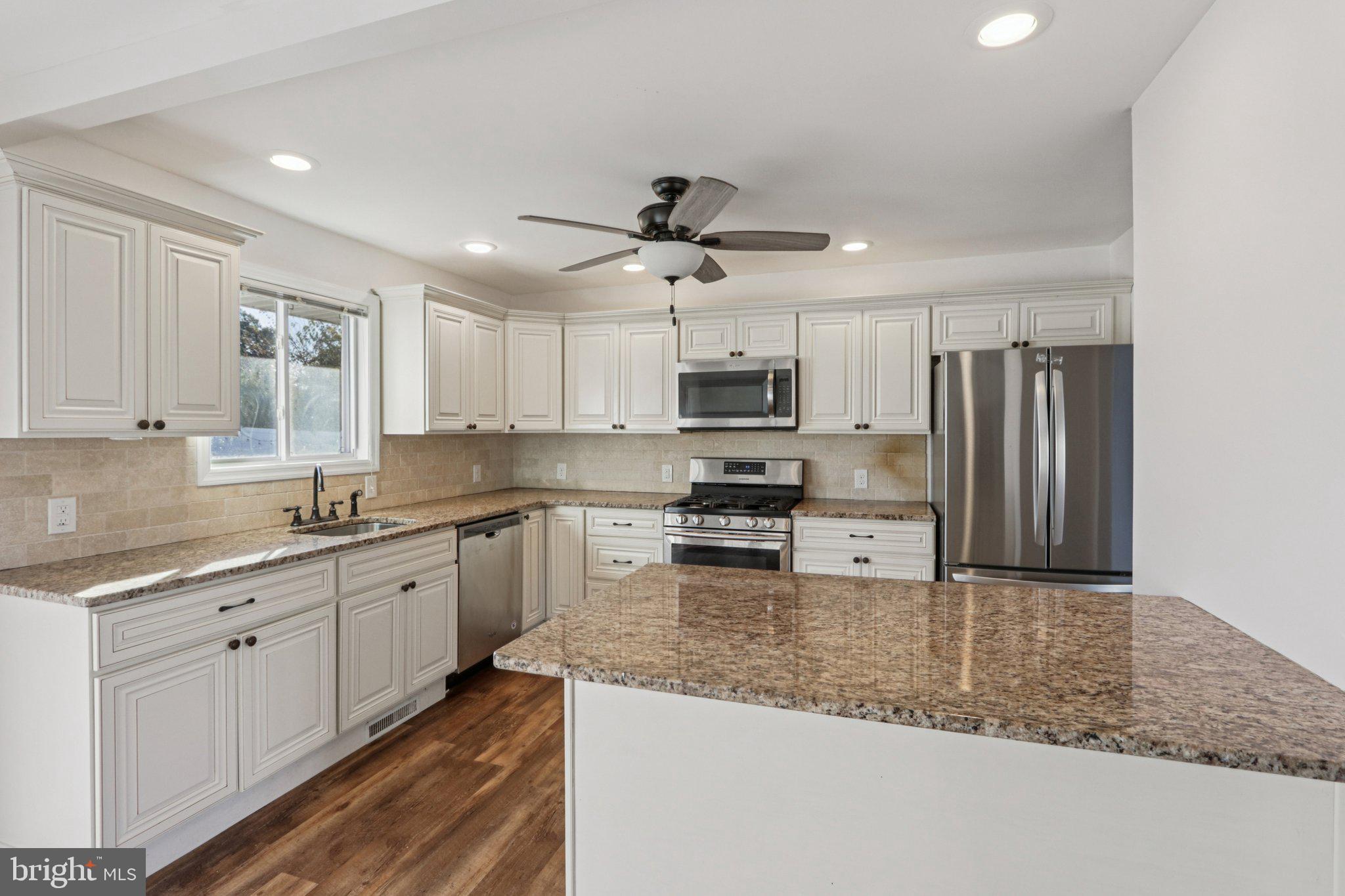 1042 SURREY ROAD