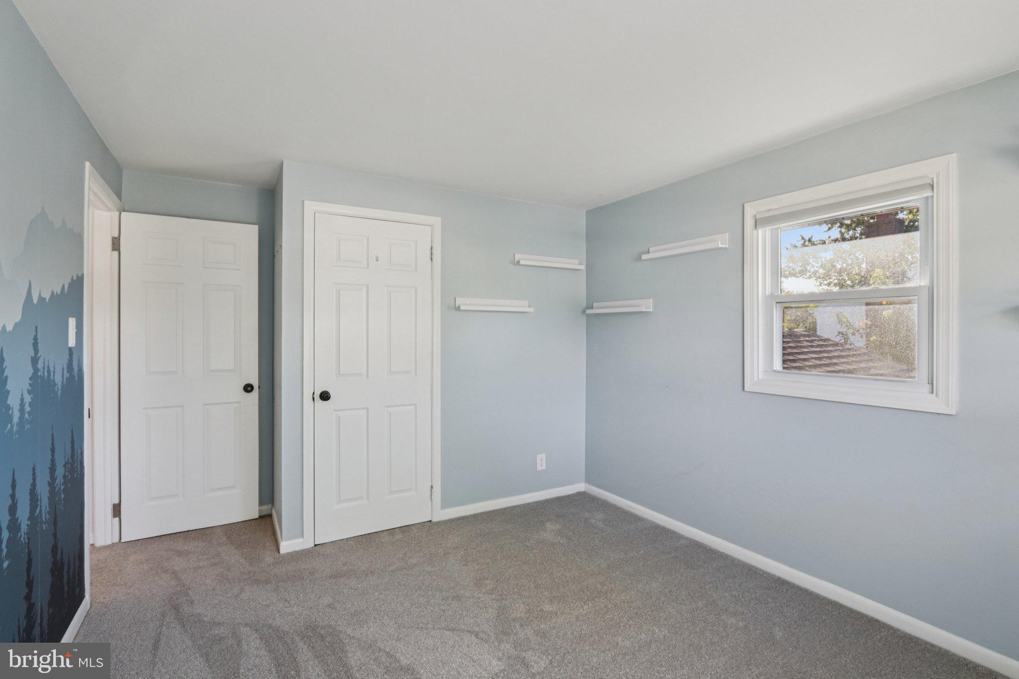 1042 SURREY ROAD