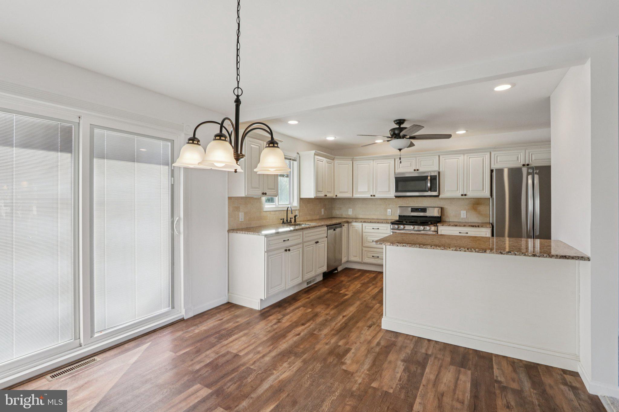 1042 SURREY ROAD