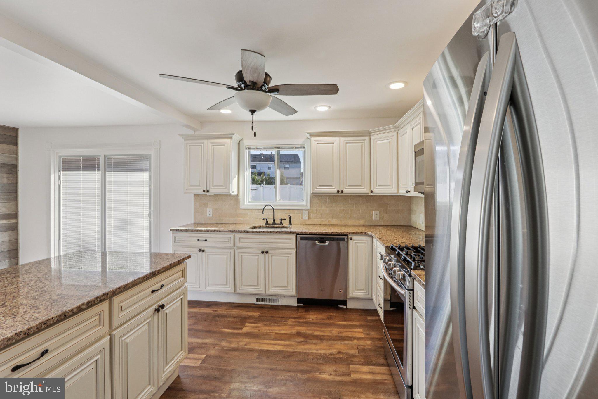 1042 SURREY ROAD
