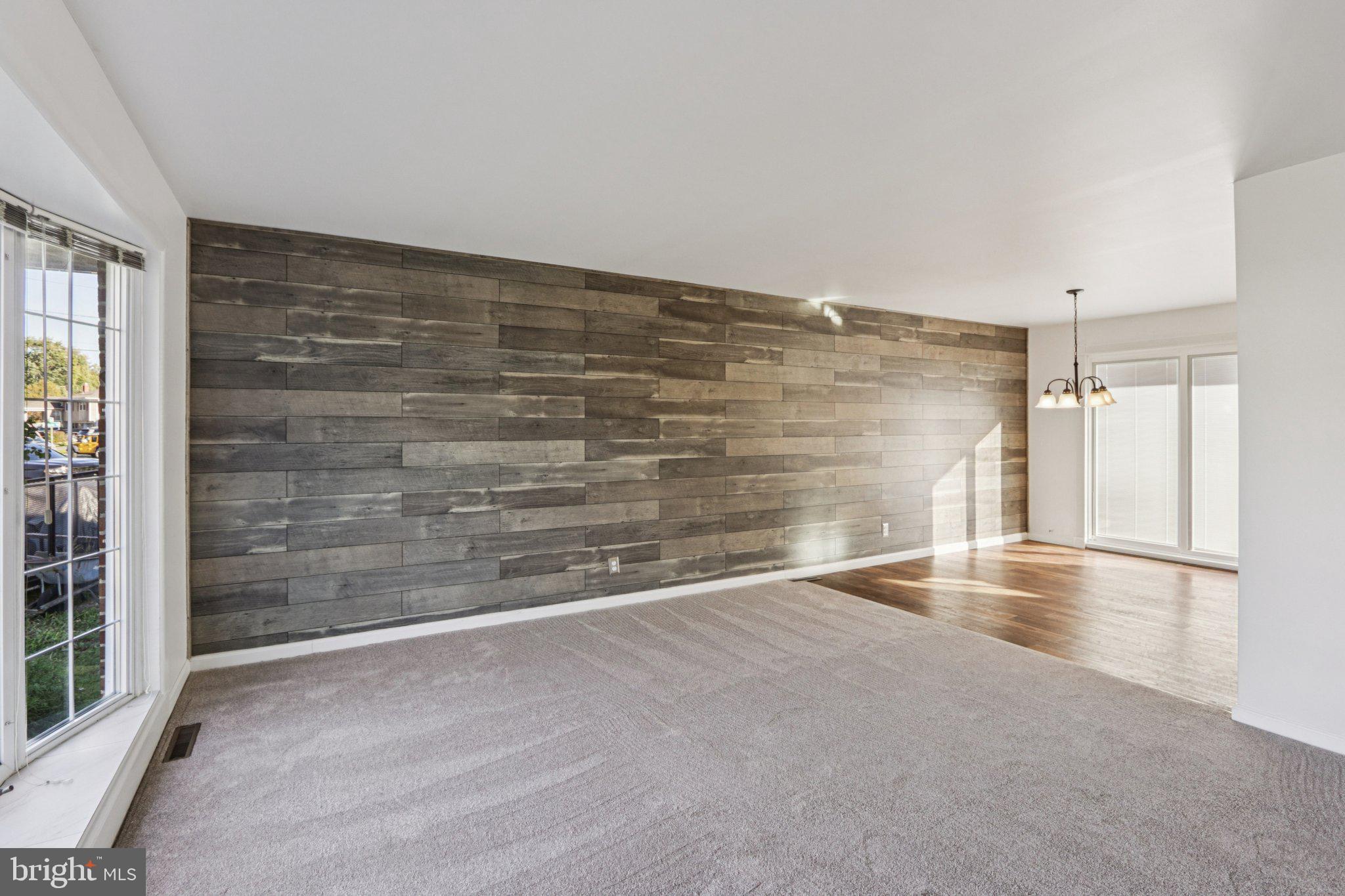 1042 SURREY ROAD