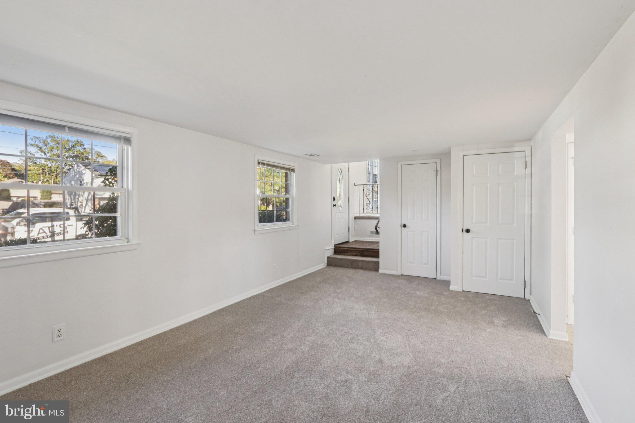 1042 SURREY ROAD