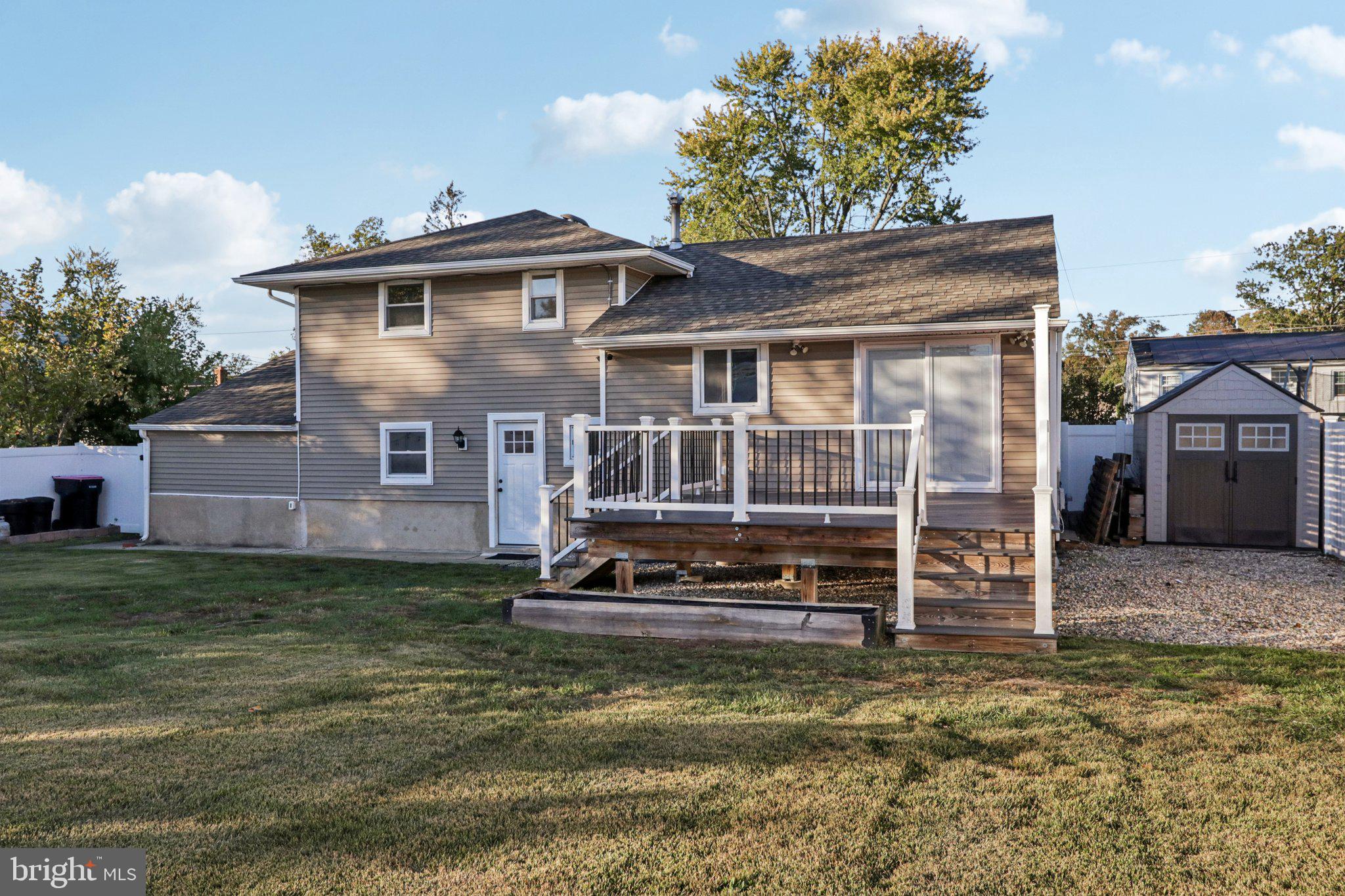 1042 SURREY ROAD